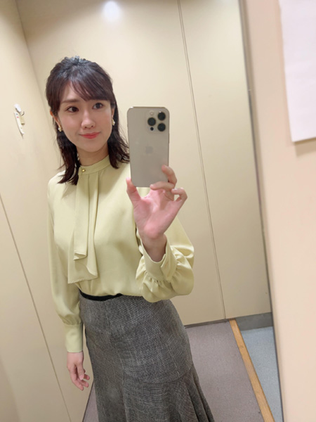 黄緑服
